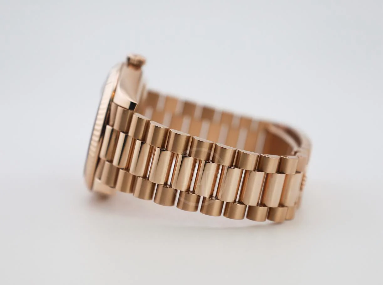 Rolex Day-Date 40 Rose Gold Olive Green Roman Dial & Fluted Bezel President Bracelet 228235 - - Image 7