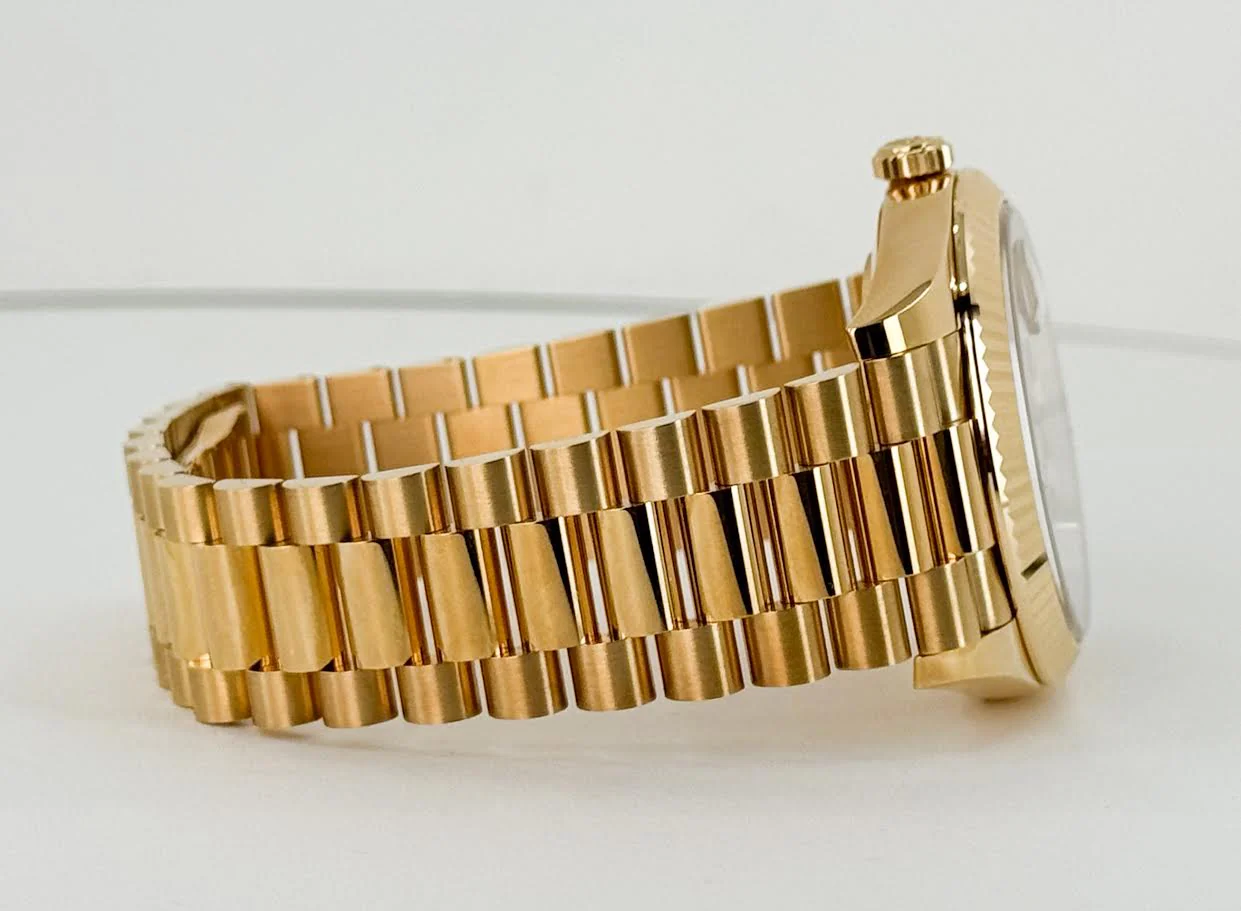 Rolex Day-Date 40 Yellow Gold Champagne Diamond Dial & Fluted Bezel President Bracelet 228238 - - Image 6
