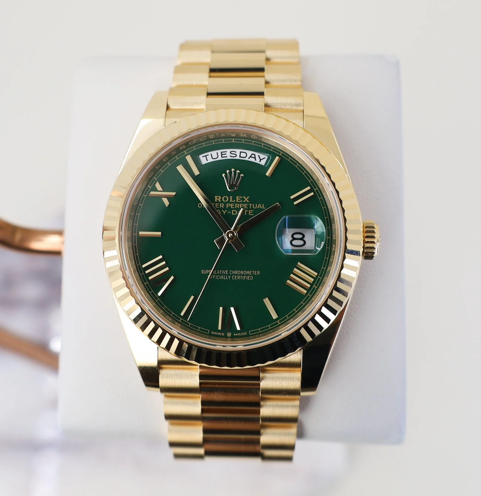 Rolex Day-Date 40 Yellow Gold Watch - Fluted Bezel - Green Roman Dial - President Bracelet - 228238 grrp - Image 2