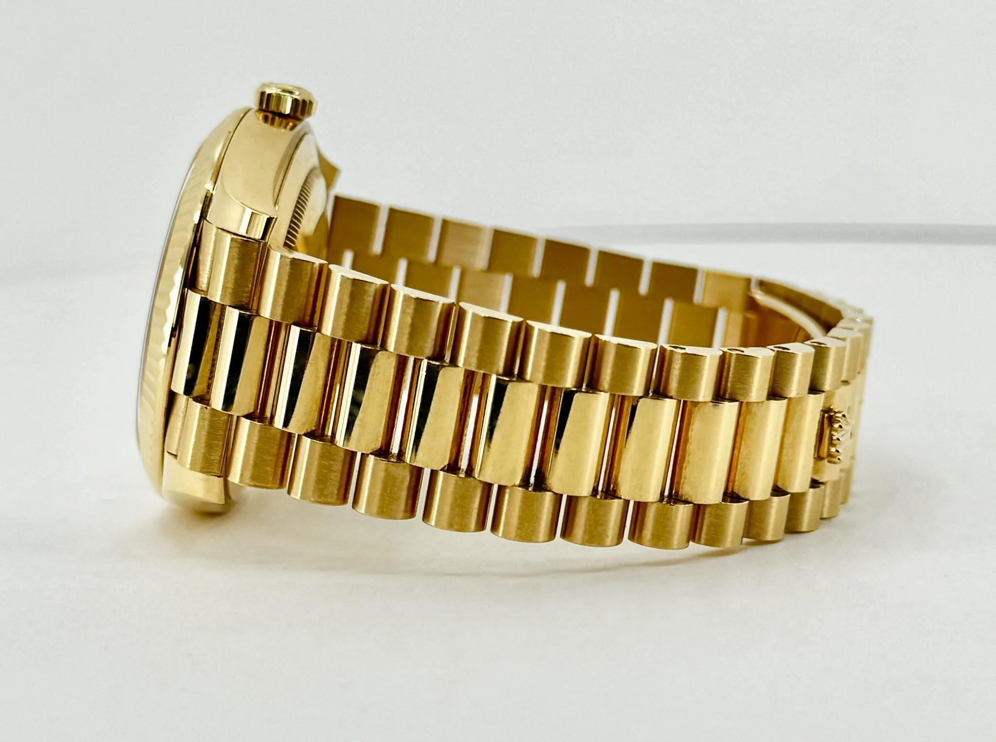 Rolex Day-Date 40 Yellow Gold White Roman Dial & Fluted Bezel President Bracelet 228238 - - Image 6