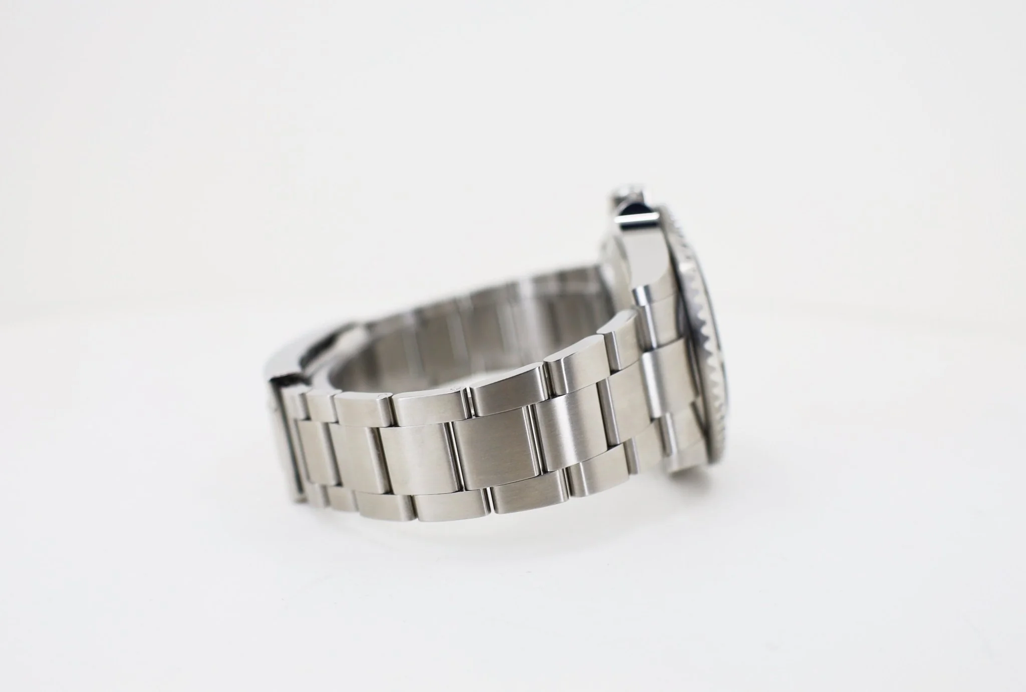 Rolex Sea-Dweller Stainless Steel Black Maxi Dial & Ceramic Bezel Oyster Bracelet 43mm 126600 - Image 6