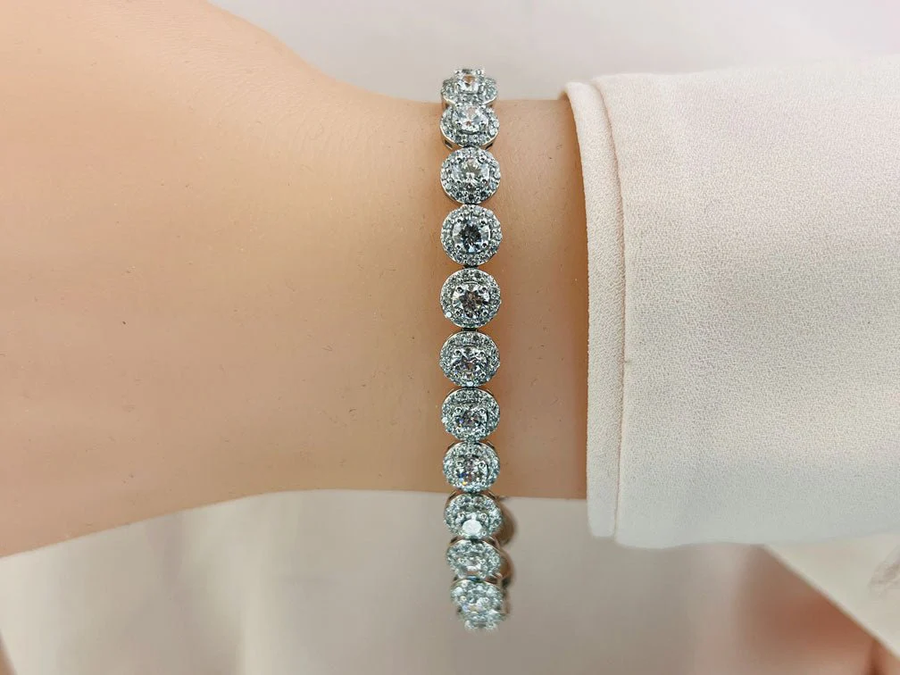 Round Halo Diamond Bracelet with 5.37 ct.(finished) 1mm, 3.2mm - Image 3