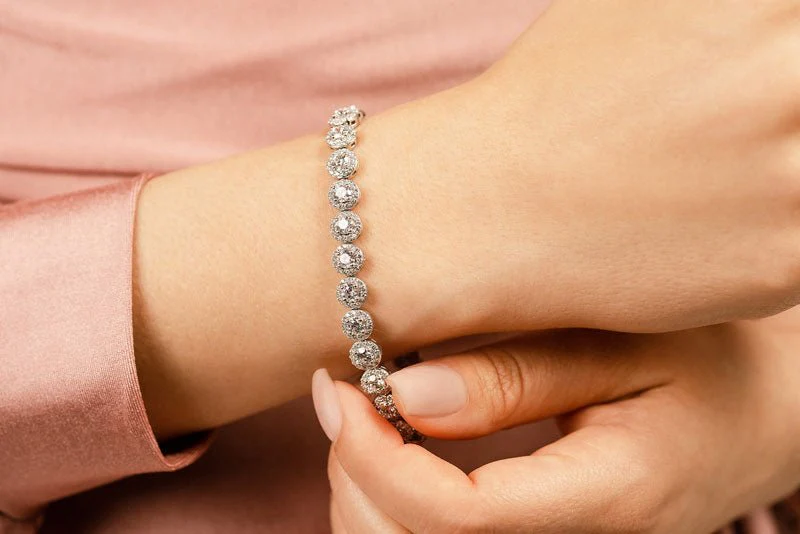 Round Halo Diamond Bracelet with 5.37 ct.(finished) 1mm, 3.2mm - Image 4