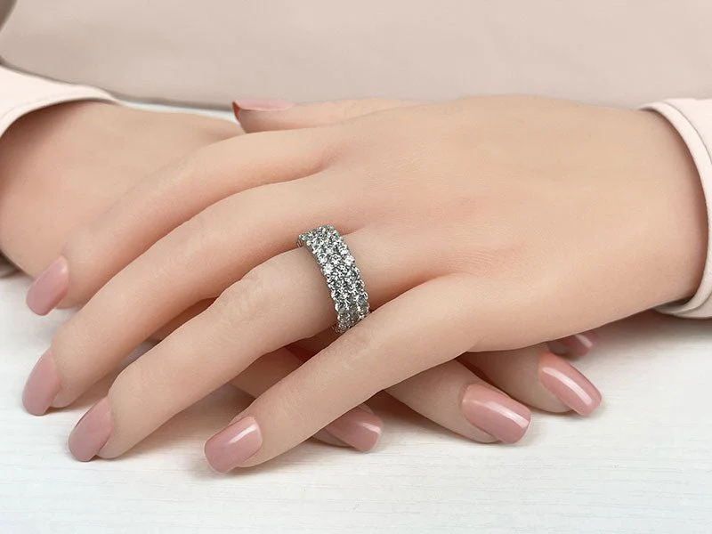 Sensational 3 Row Eternity Diamond Ring with 4.68 ct.(finished) 2.5mm - Image 3