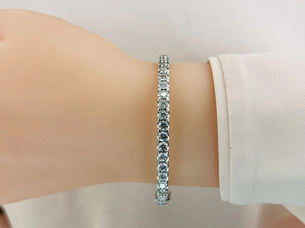 Shared Prong Oval Diamond Bangle with 5.04 ct.(finished) 4.25mm - Image 3