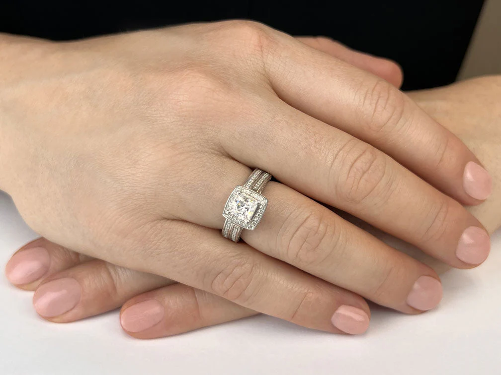 Splendid Princess Cut Bridal Set Diamond  with 3.18 ct. (2.00 ct. center diamond) - Image 3