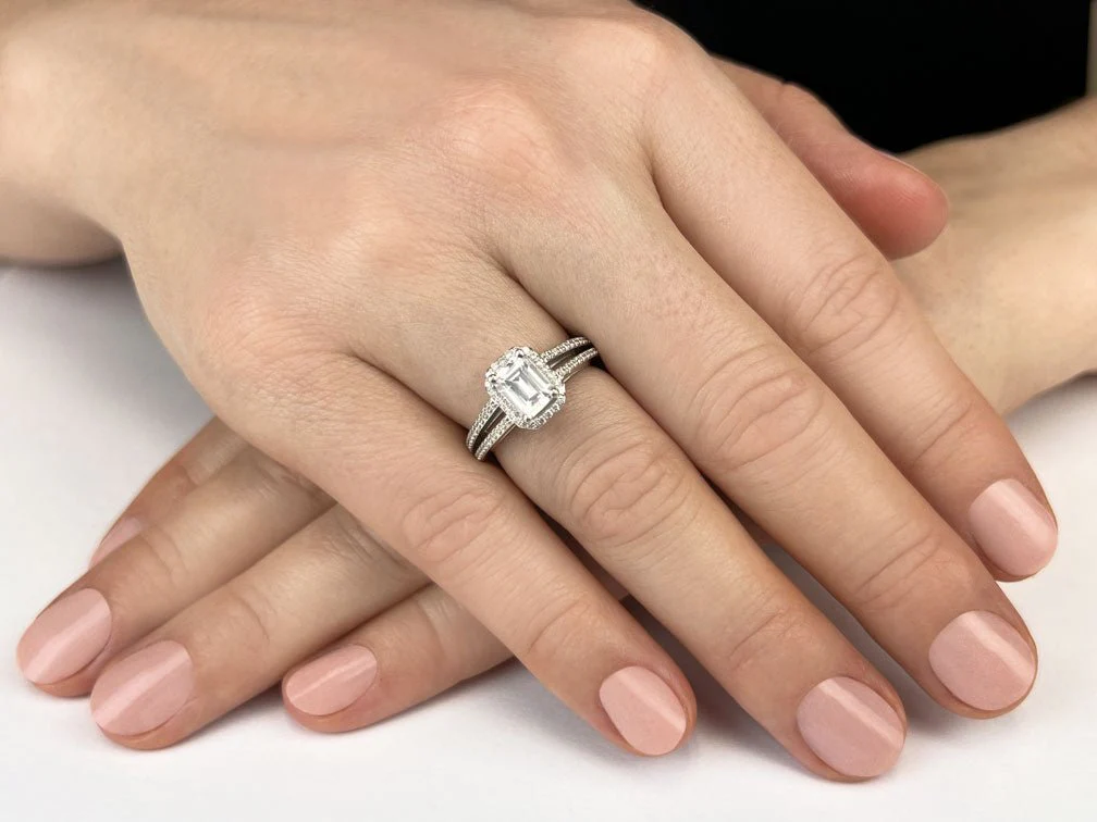 Split Shank Emerald Cut Diamond Ring Diamond with 1.38 ct. (1.00 ct. center diamond) - Image 3