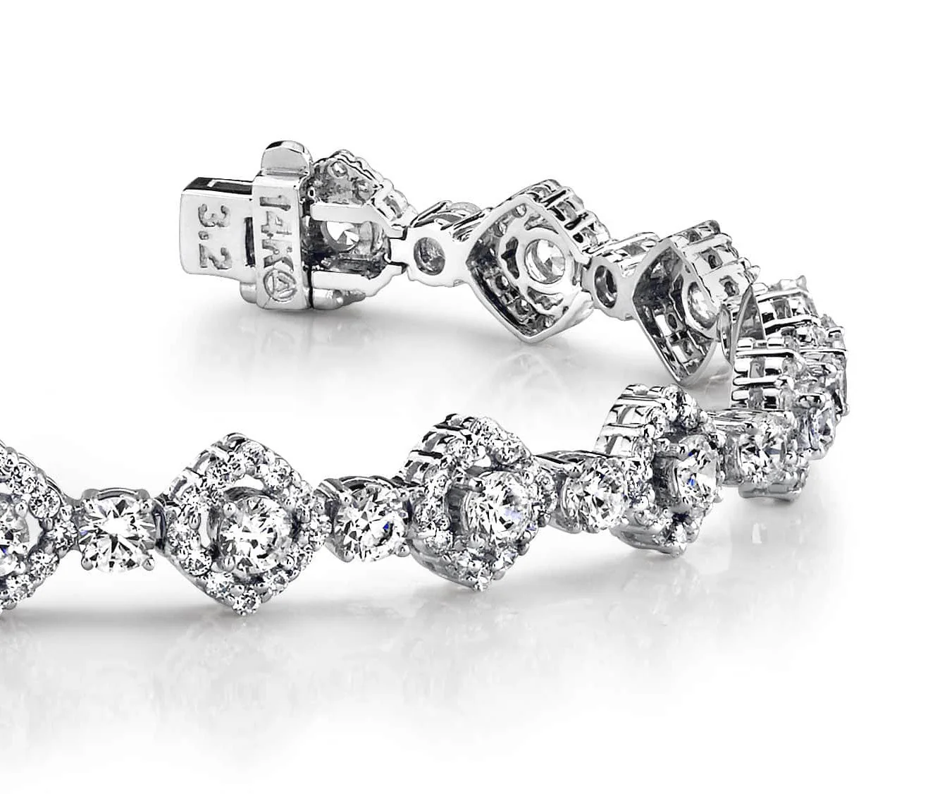 Square Link Diamond Bracelet with 6.53 ct.(finished) 1.3mm, 3.2mm