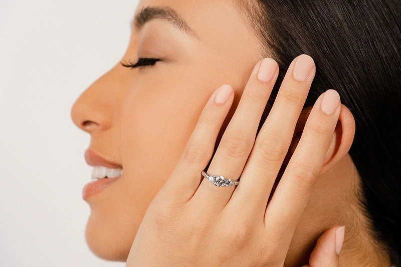 Supreme Diamond Three Stone Diamond Engagement Ring with 1.74 ct. (1.00 ct. center diamond) - Image 4