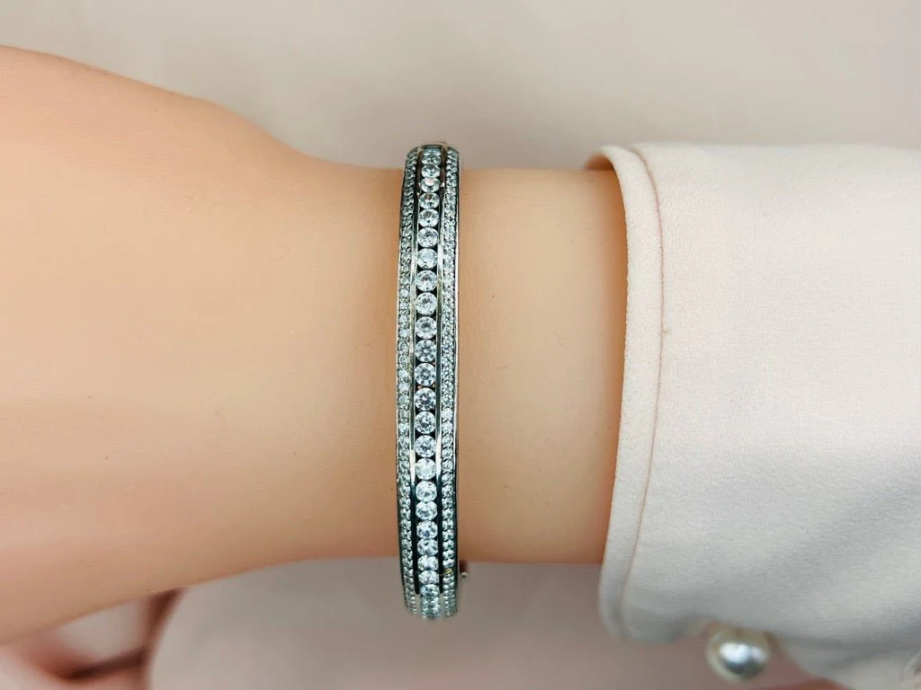 Three Row Channel And Prong Set Lab-Grown Diamond Bangle with 2.97 ct.(finished) 1.3mm, 2.4mm - Image 3
