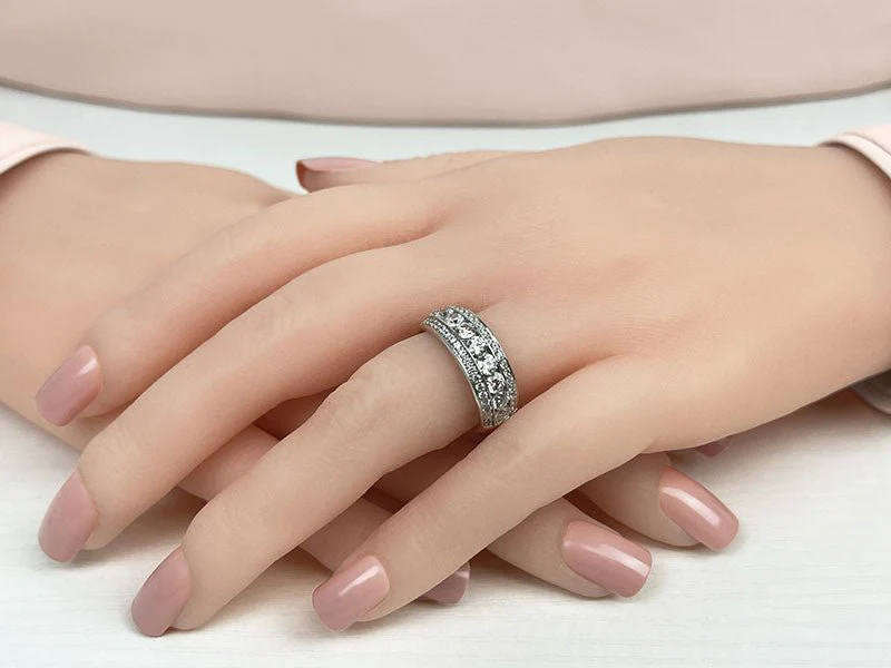Three Row Channel And Prong Set Diamond Ring with 1.30 ct.(finished) 1.3mm, 2.75mm - Image 3