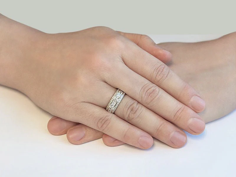 Three Row Princess Cut And Round Diamond Ring  with 1.56 ct.(finished) 1.3mm, 2.5mm - Image 3