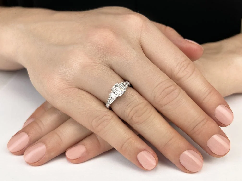 Three Stone Emerald And Princess Diamond Engagement Ring with 0.98 ct. (0.50 ct. center diamond) - Image 3