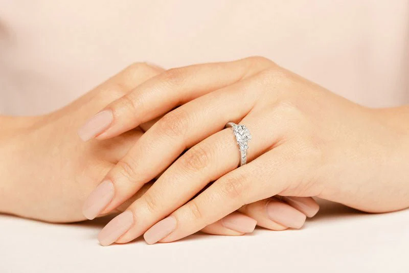 Three Stone Princess Cut Diamonds Diamond Engagement Ring with 1.61 ct. (0.75 ct. center diamond) - Image 4