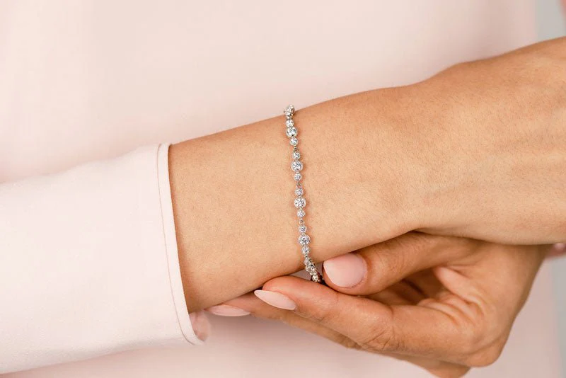 Vintage Milgrain Three Diamond Chain Link Diamond Bracelet with 2.39 ct.(finished) 2mm, 3mm - Image 3